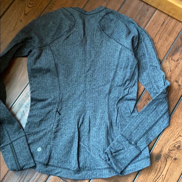 Lululemon houndstooth long sleeved top size 8 - Picture 3 of 5